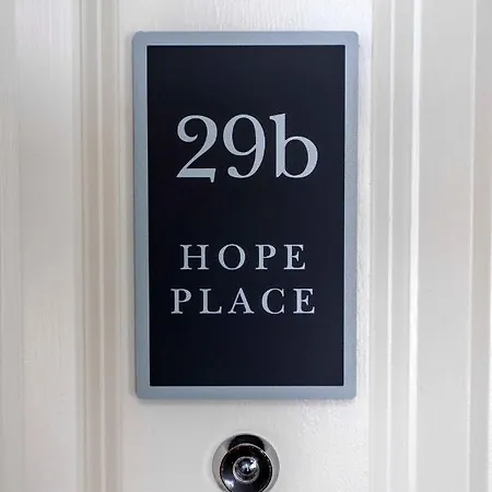 Hope Place View: Modern City Centre Apartment Bath Exterior photo