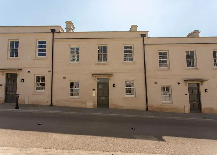 Beautiful, Modern Apartment In Hope Place Bath, 1 Bedroom Luxury City Centre Apartment With Beautiful City Views, A Stones Throw From The Royal Crescent In Bath