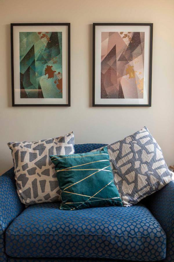 Beautiful, Modern In Hope Place Bath, 1 Bedroom Luxury Centre With Beautiful Views, A Stones Throw From The Royal Crescent In Бат