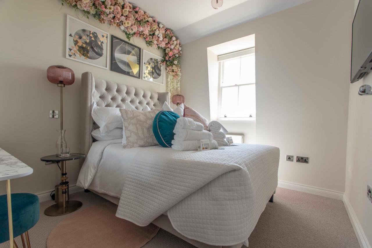 Апартаменты Beautiful, Modern In Hope Place Bath, 1 Bedroom Luxury Centre With Beautiful Views, A Stones Throw From The Royal Crescent In *