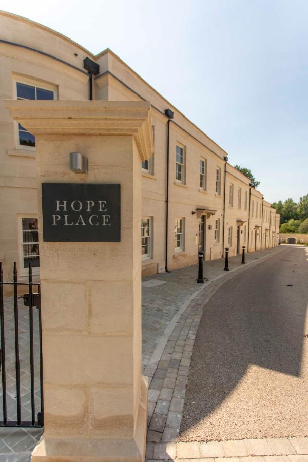 Beautiful, Modern In Hope Place Bath, 1 Bedroom Luxury Centre With Beautiful Views, A Stones Throw From The Royal Crescent In * Бат